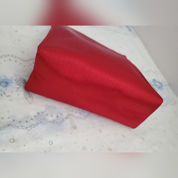 Yves Saint Laurent Parfums Cosmet case. - Picture 8 of 12